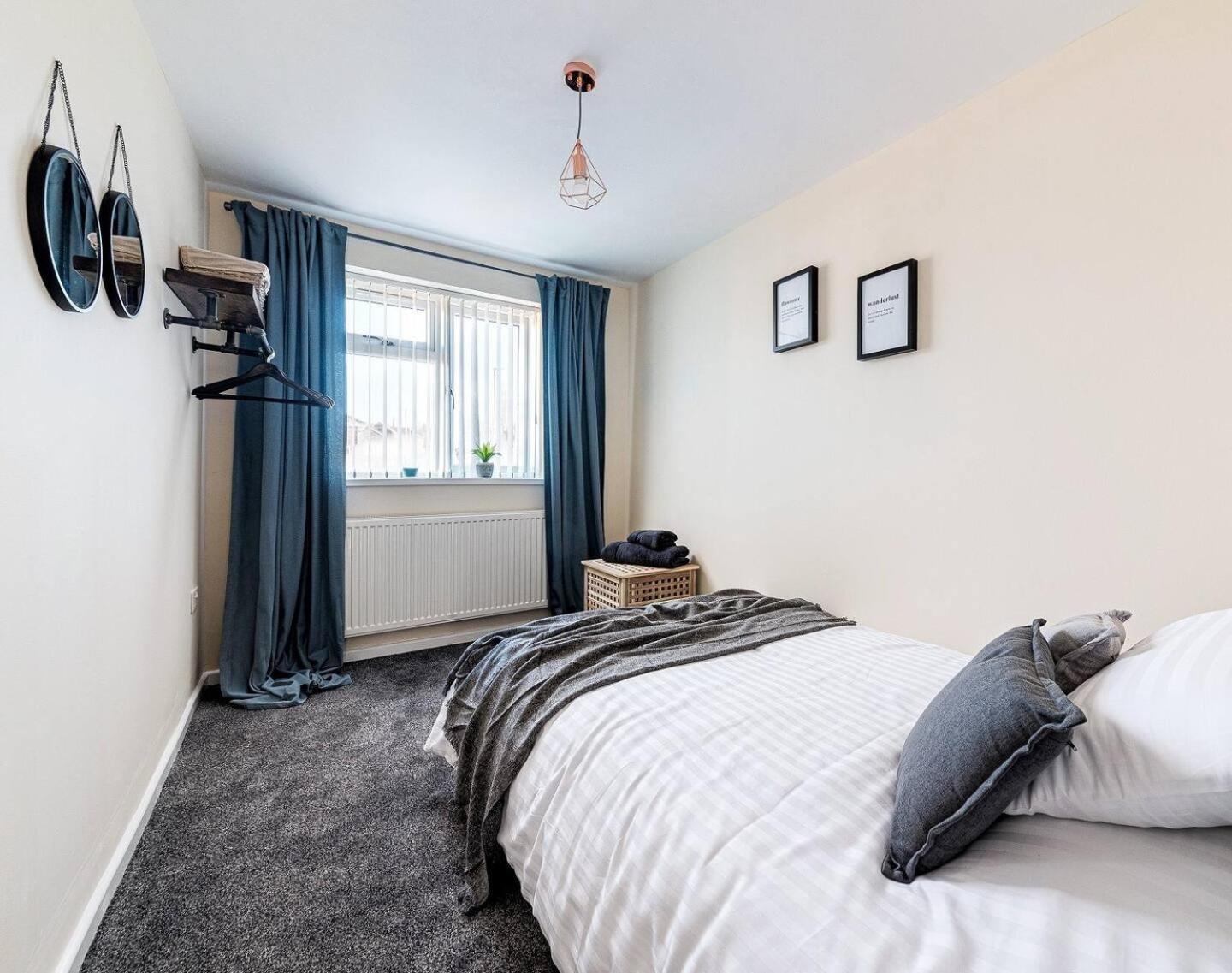 Dudley-Hospital-3Bed-Parking-Long Stay-Contractor Brierley Hill Eksteriør billede