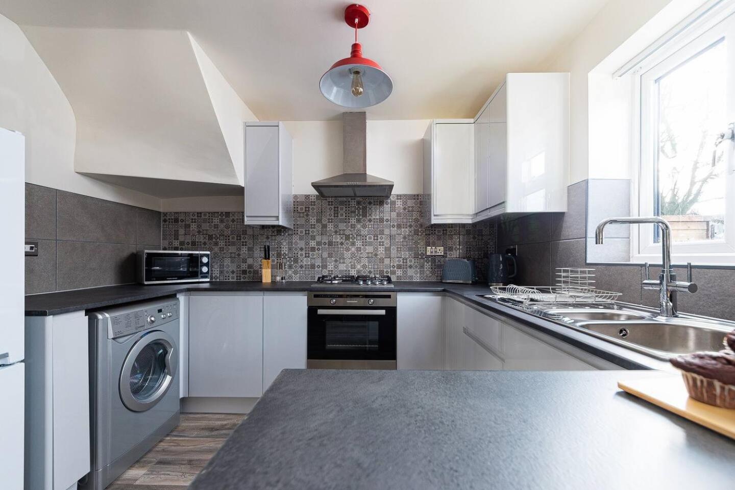 Dudley-Hospital-3Bed-Parking-Long Stay-Contractor Brierley Hill Eksteriør billede